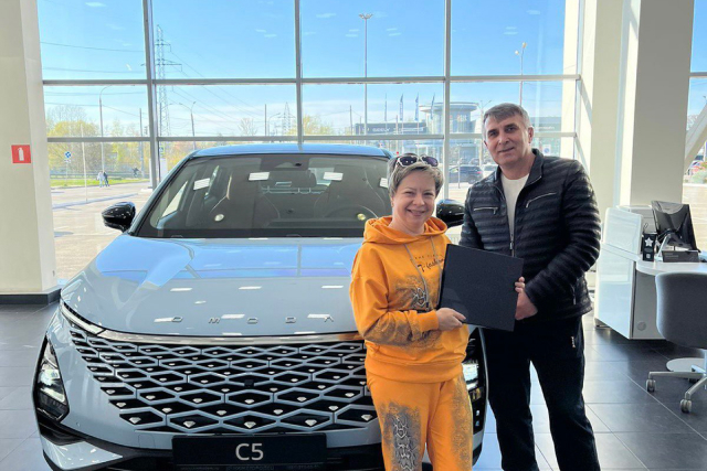 Торжественная выдача автомобиля OMODA