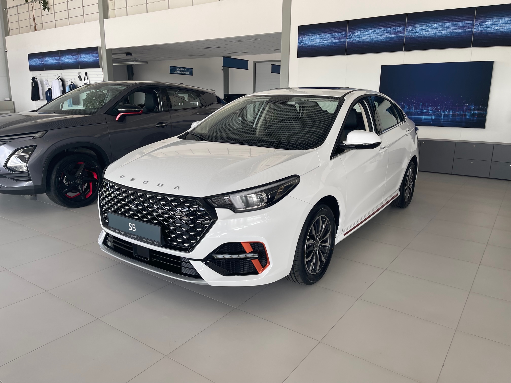 Абсолютно НОВЫЙ СЕДАН S5 в OMODA РИНГ