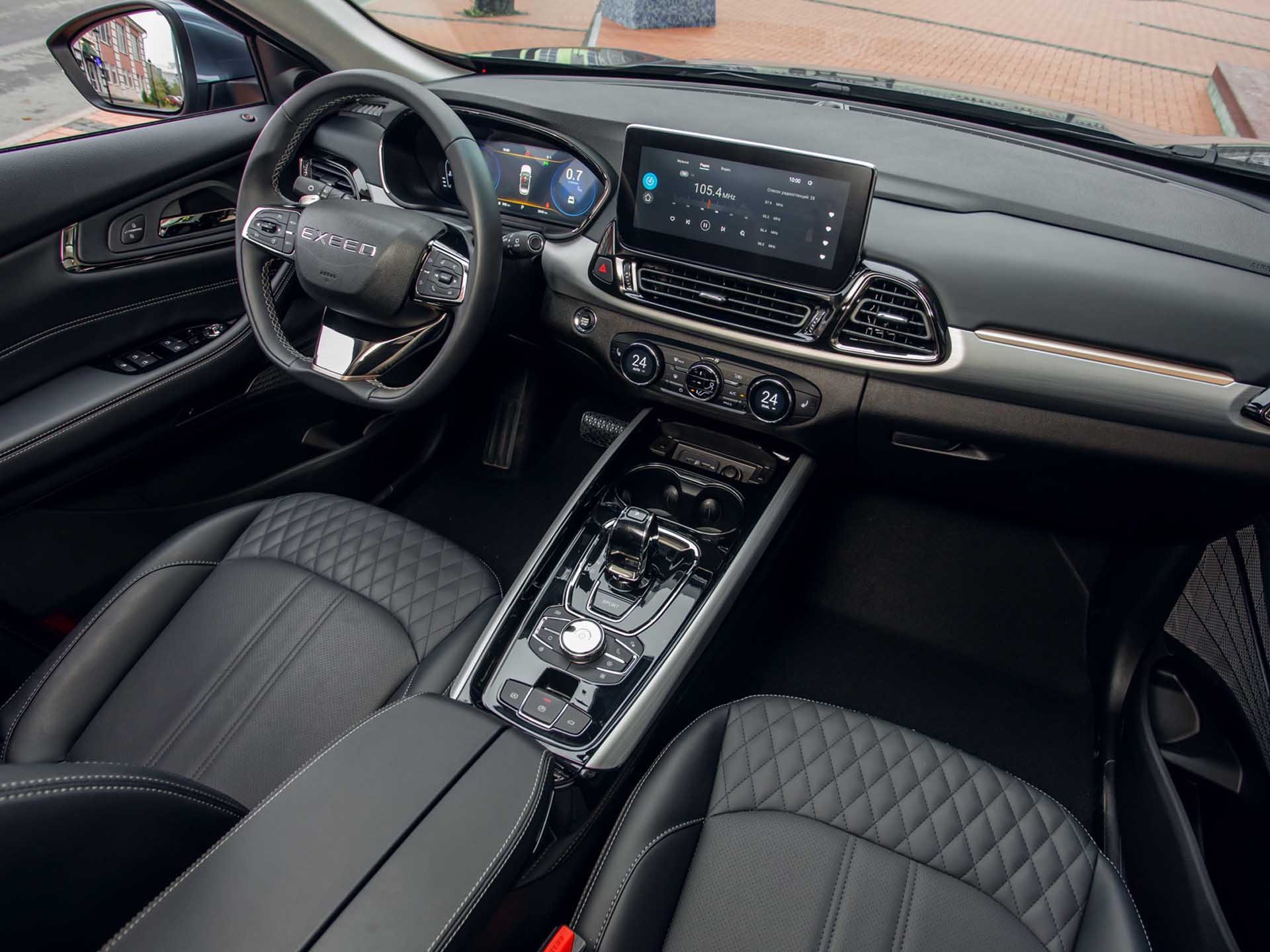 Как ухаживать за кожаным салоном автомобиля