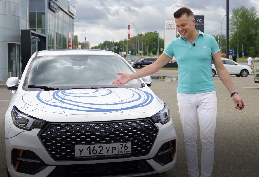 Известный топовый блогер Ярославля Сергей Муканов тестирует OMODA  S5 