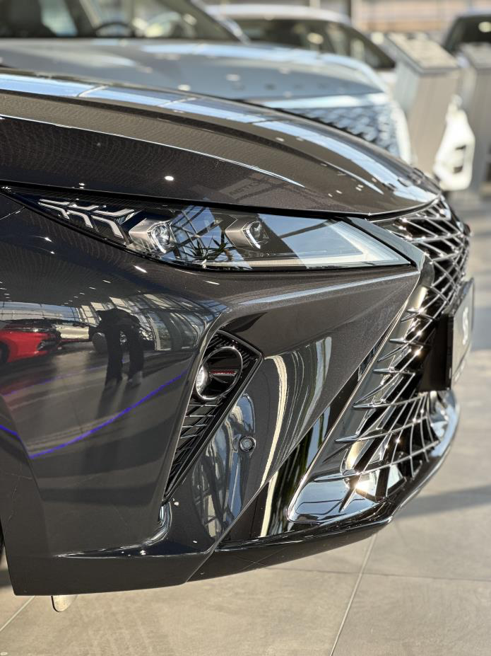 Новый седан OMODA S5 GT в наличии