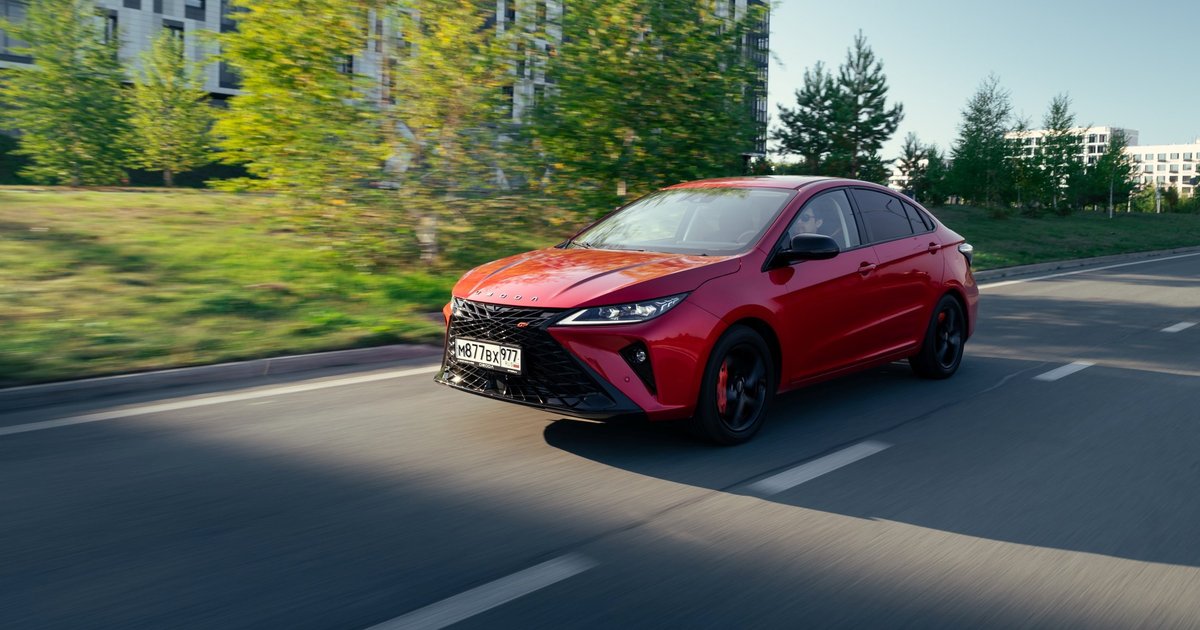 Тест-драйв седана Omoda S5 GT — по тарифу «Спорт»