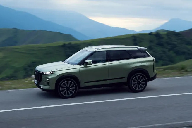 Зеленый свет: каким получился новый кроссовер JAECOO J7