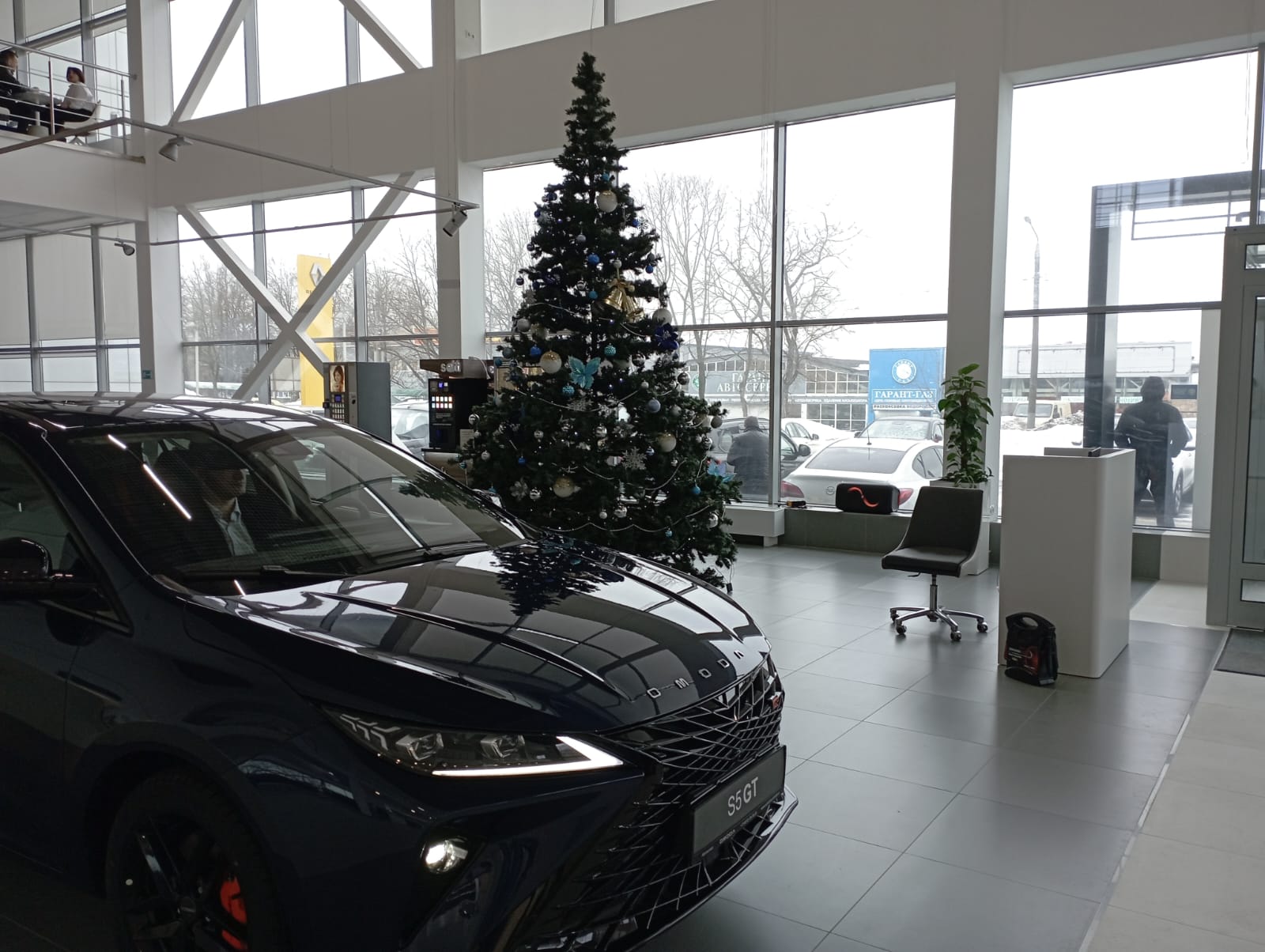 OMODA Автокласс от всего сердца поздравляет вас с наступающим Новым годом! 