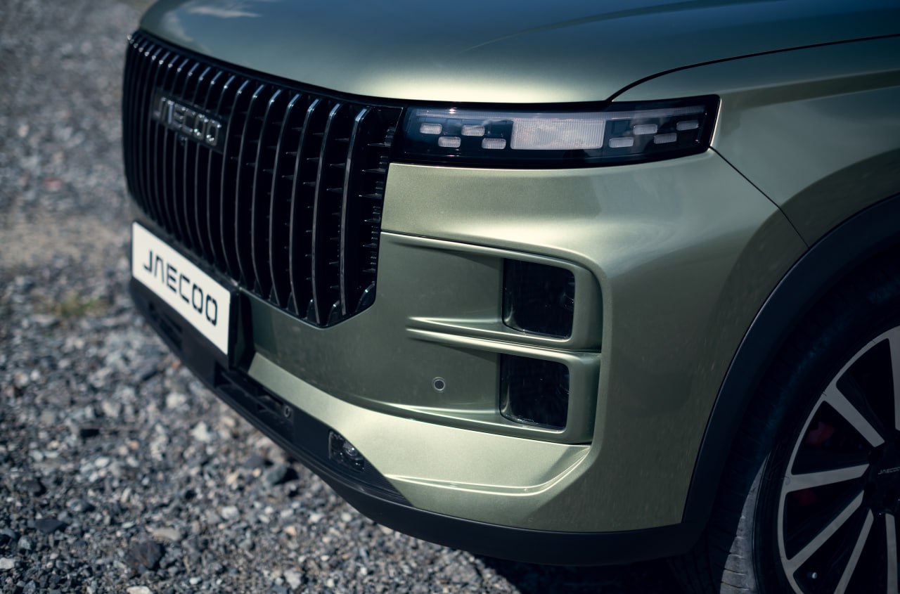 В наличии JAECOO J7 комплектация автомобиля Lifestyle 1.6 (DCT) в автосалоне JAECOO Автолюкс 