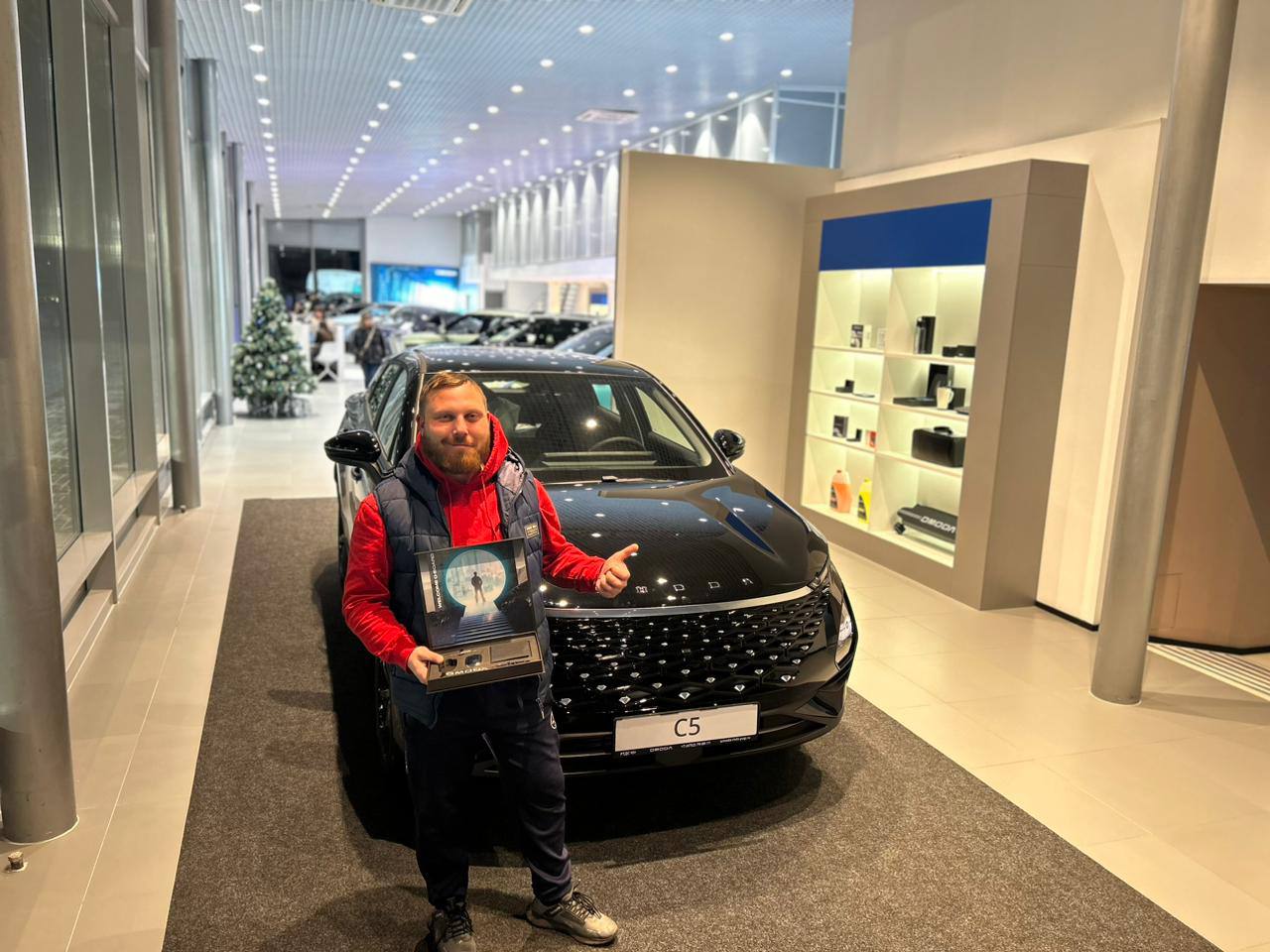 Поздравляем наших клиентов с покупкой нового автомобиля OMODA! 