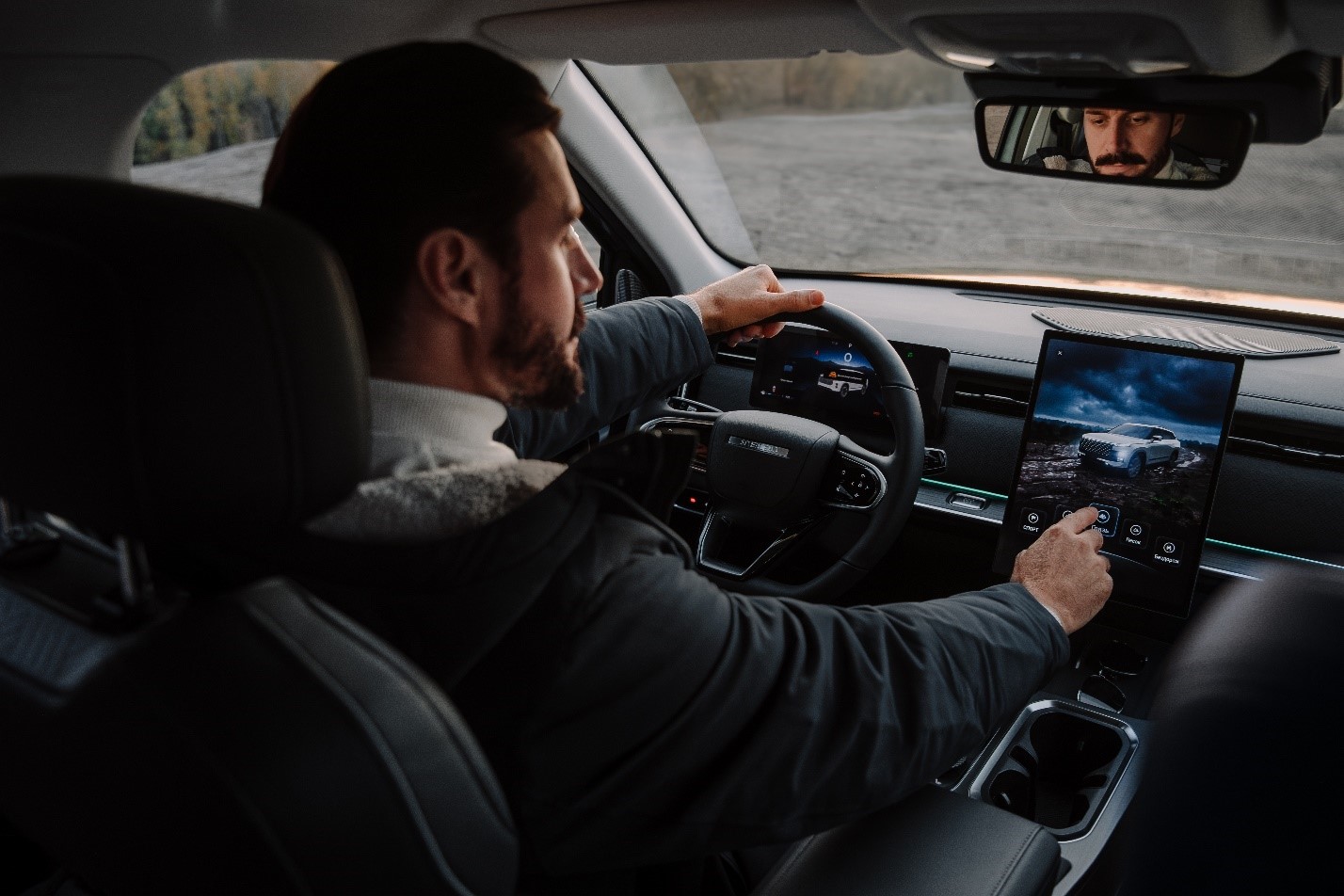 Погрузитесь в мир комфорта и стиля с салоном JAECOO J7! 