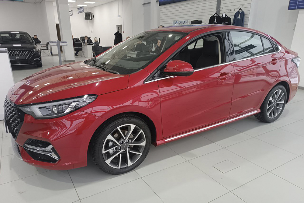 Седан OMODA S5