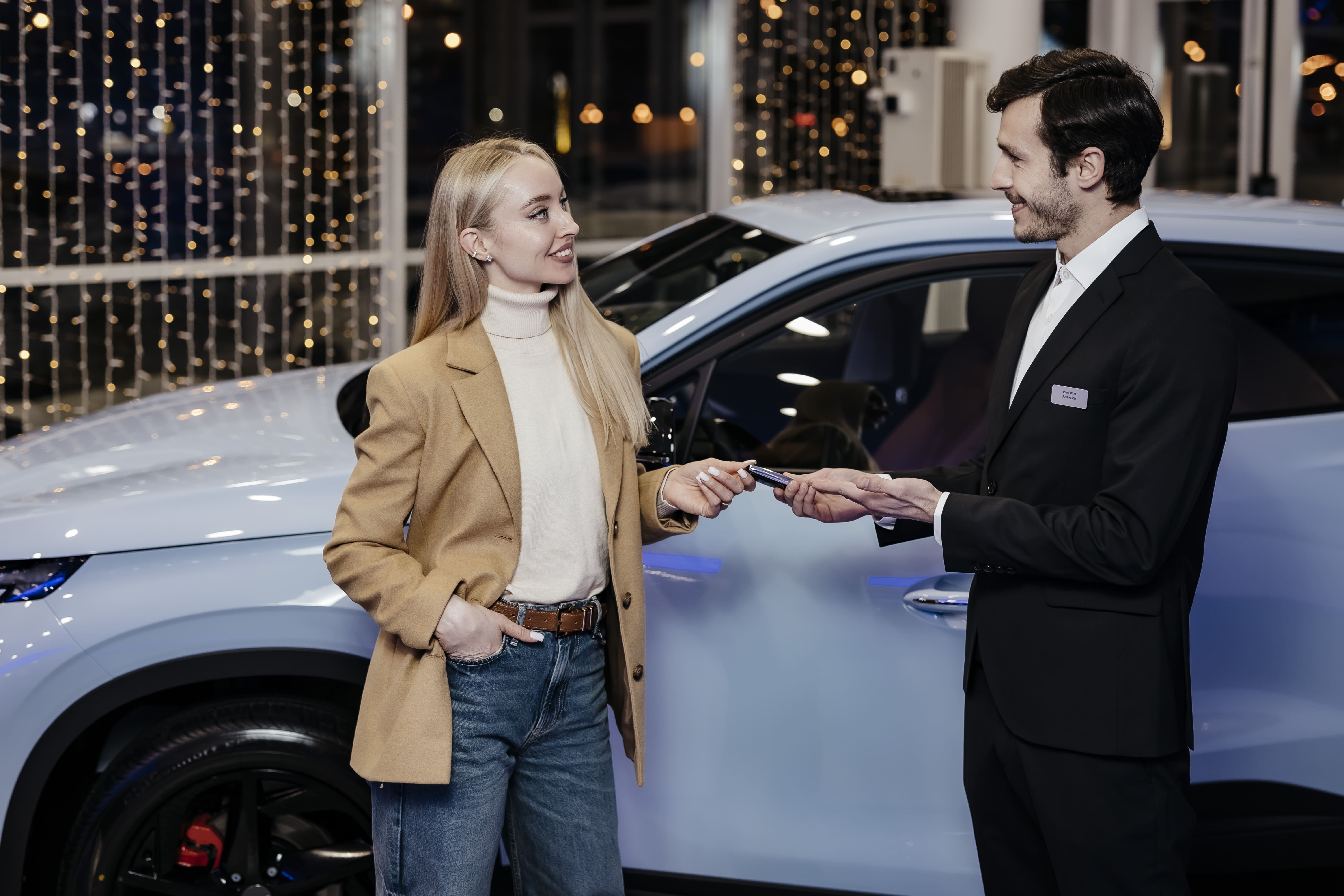 Почему лучше покупать машину у официального дилера?