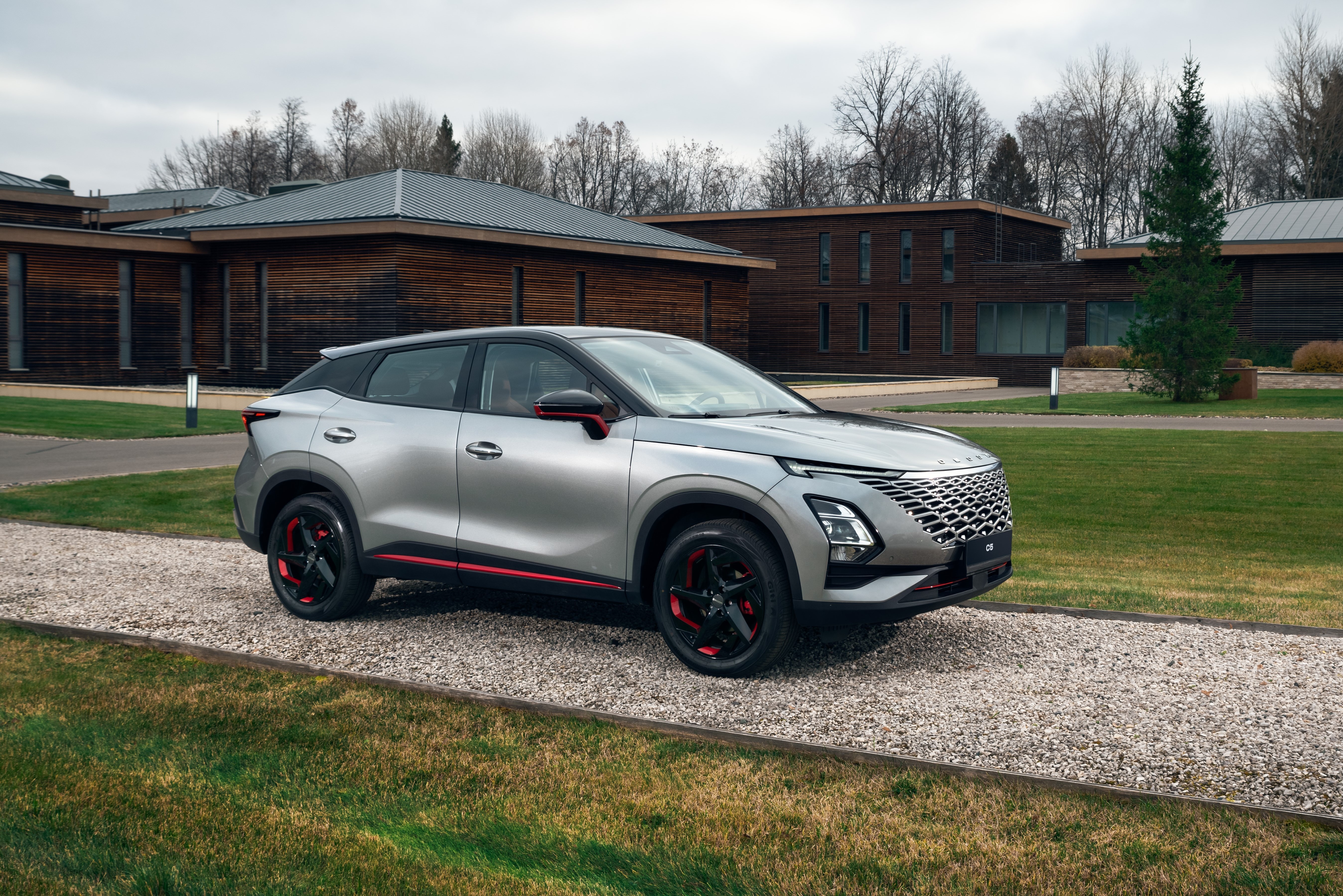 OMODA C5 – отличный выбор для путешествий и дальних поездок!