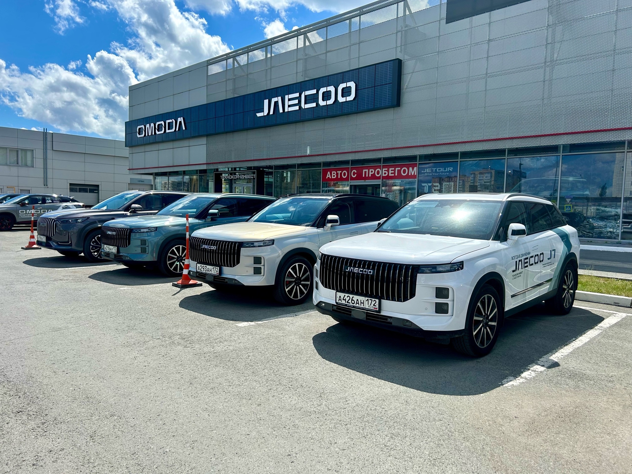JAECOO J8 — это ваш способ покорить дорогу.