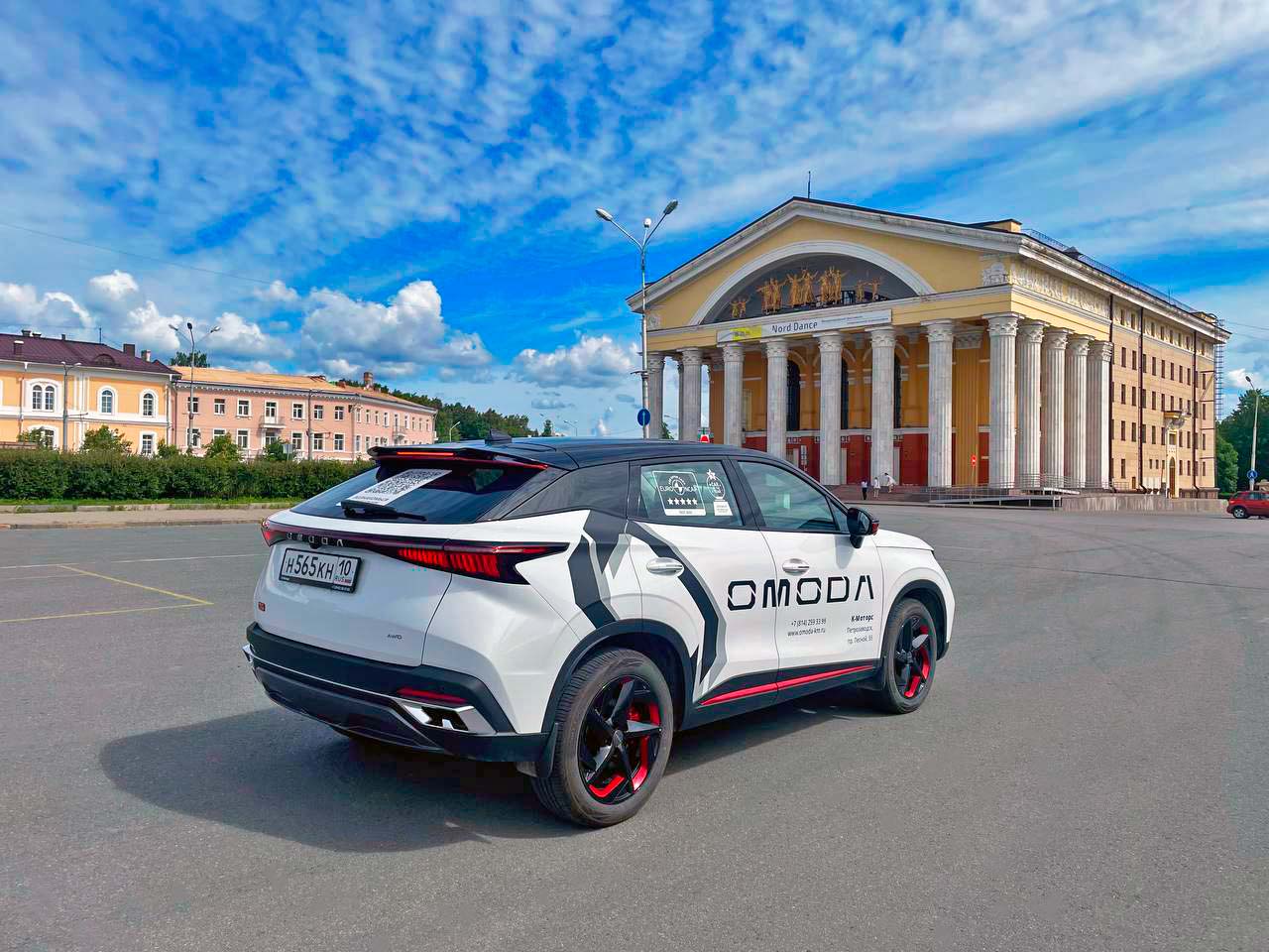 Автомобиль года все больше покоряет сердца прекрасных дам в городе Петрозаводске!