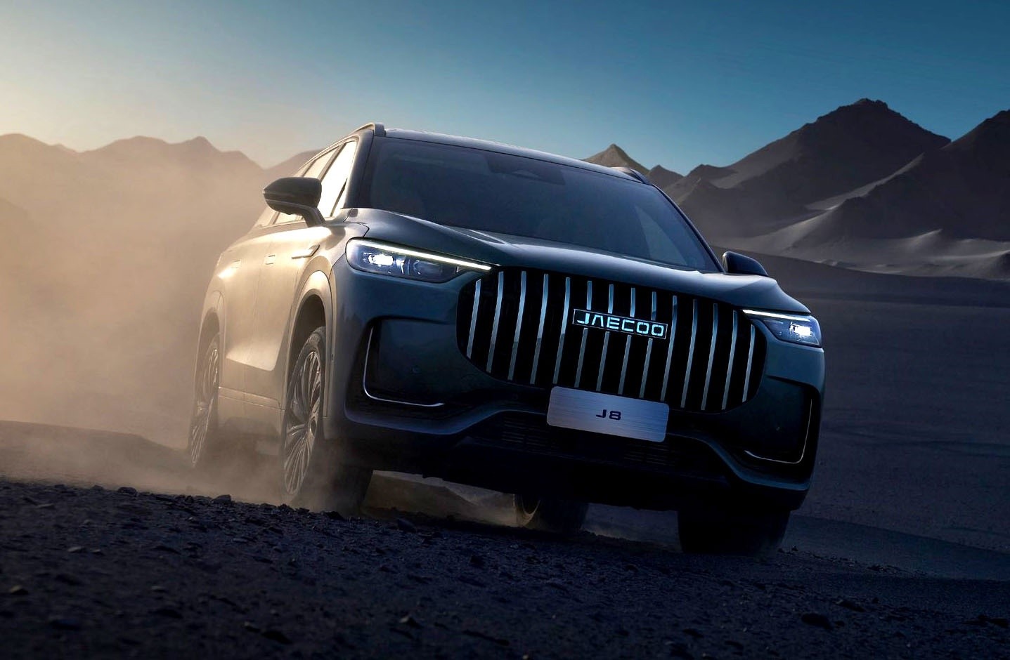 Испытайте инновационную систему полного привода с управлением вектором тяги на новом премиальном внедорожнике JAECOO J8.