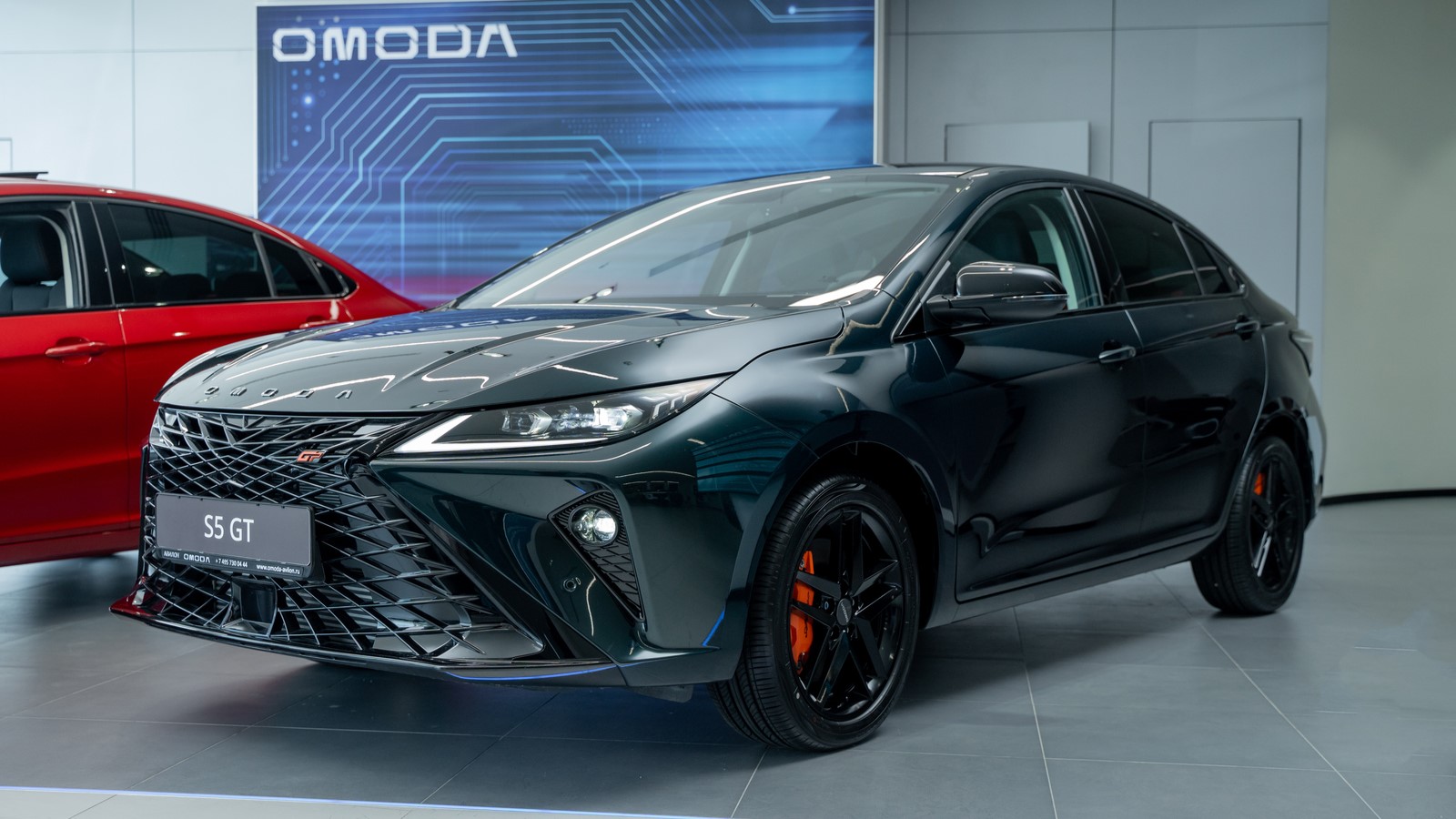 Спортивный седан OMODA S5 GT всегда выделяется в дорожном потоке!
