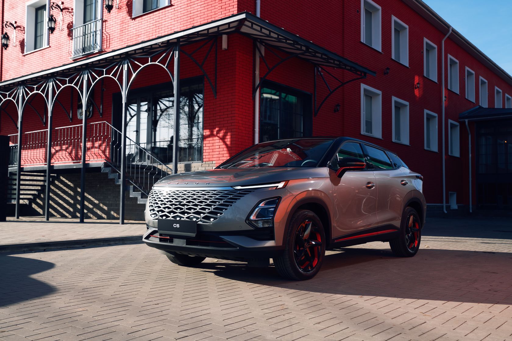 OMODA C5 — кроссовер, который привлекает внимание с первого взгляда!