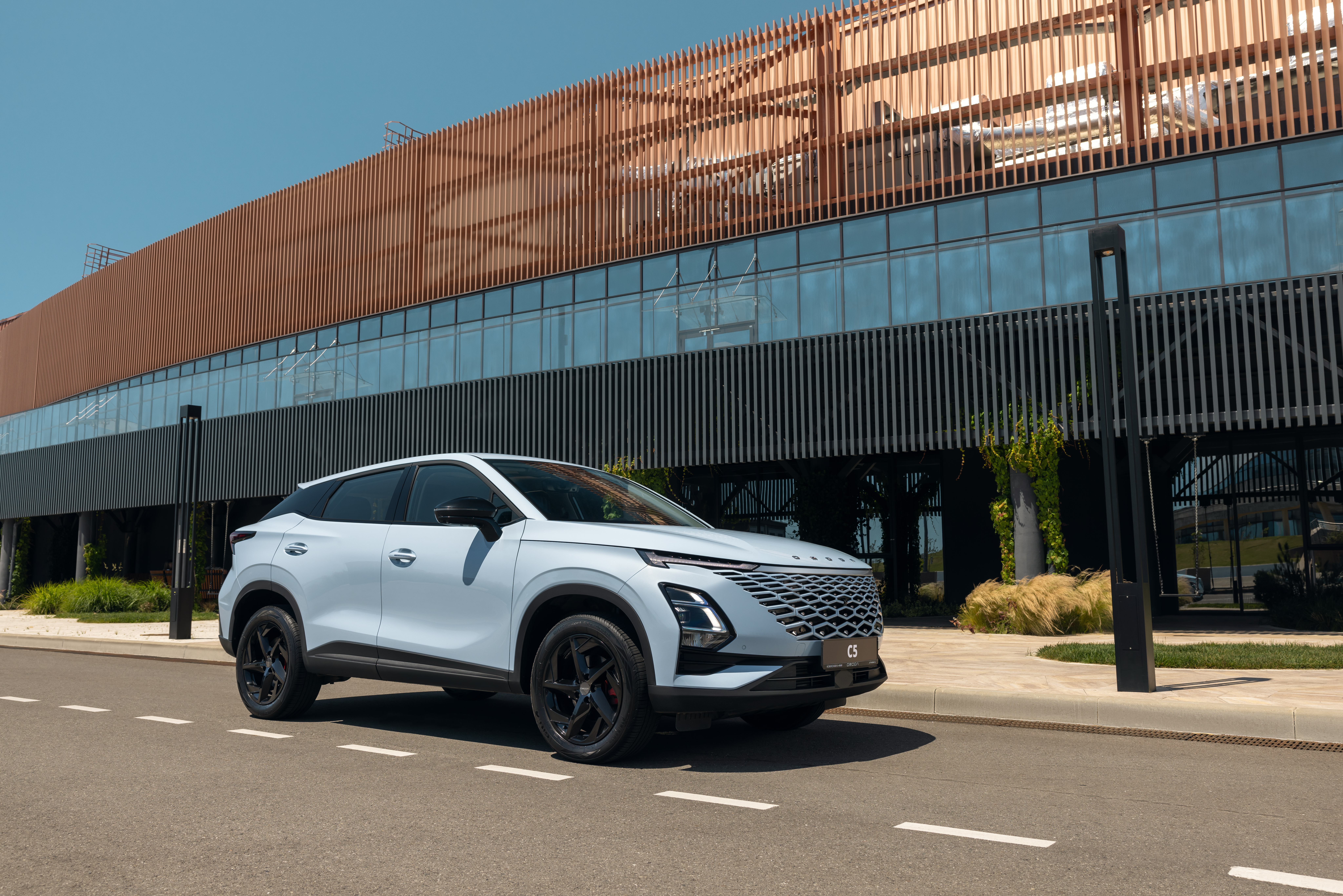Системы безопасности OMODA C5: Высокие стандарты защиты