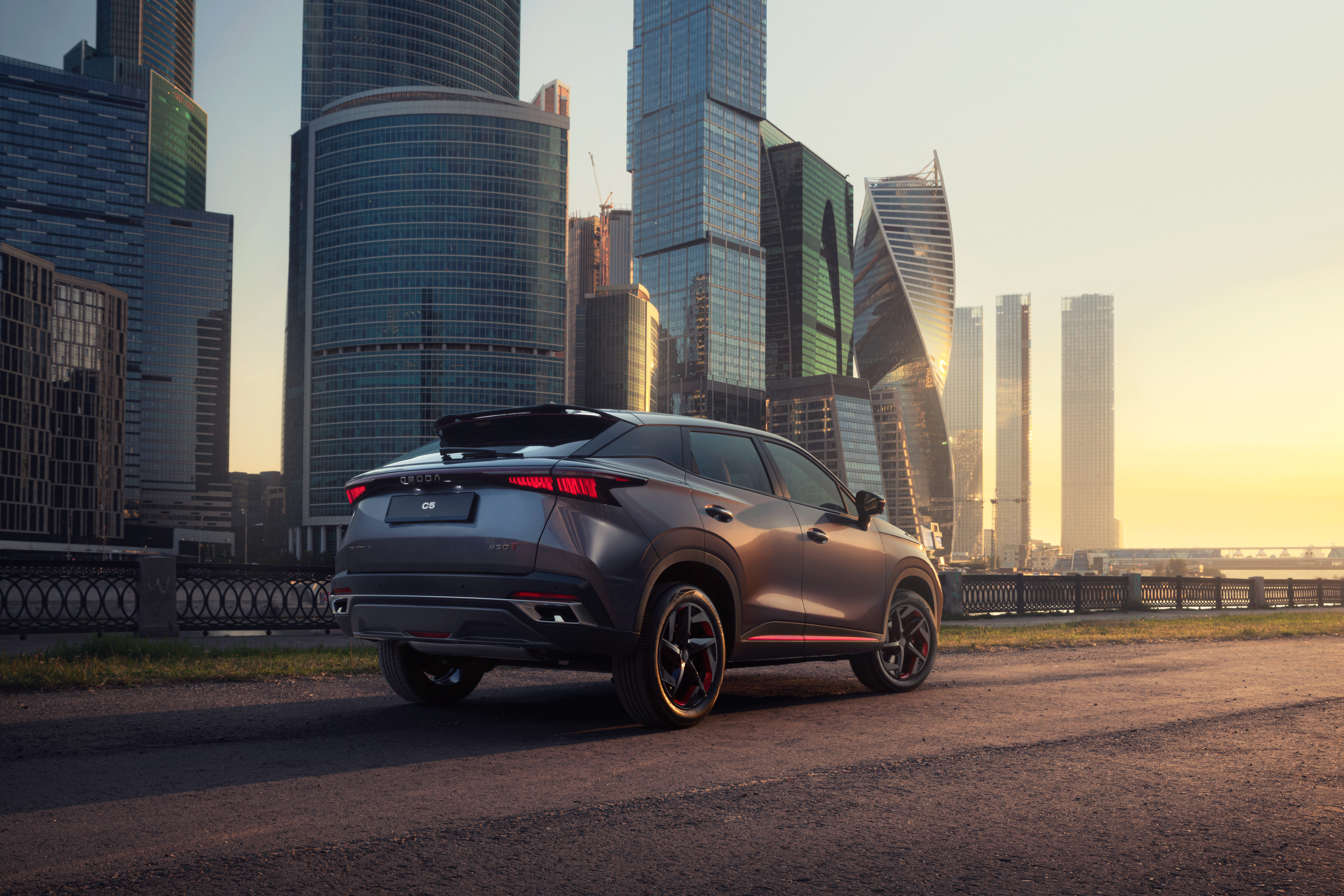 OMODA C5 AWD