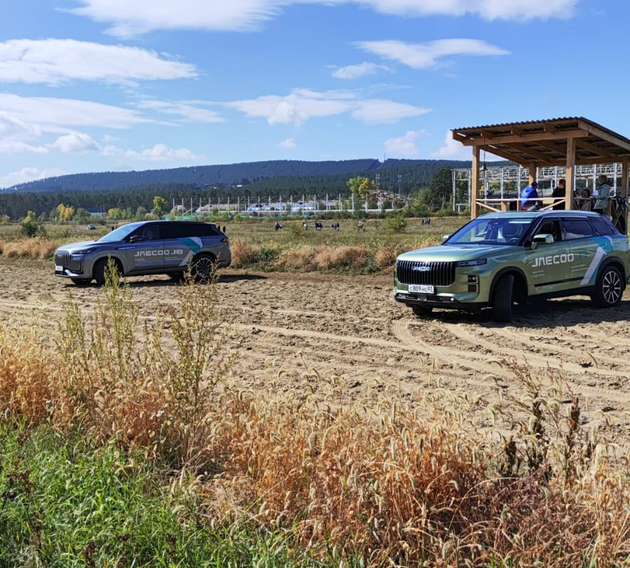 Межрегиональные конные скачки, посвященные году семьи, любви и верности