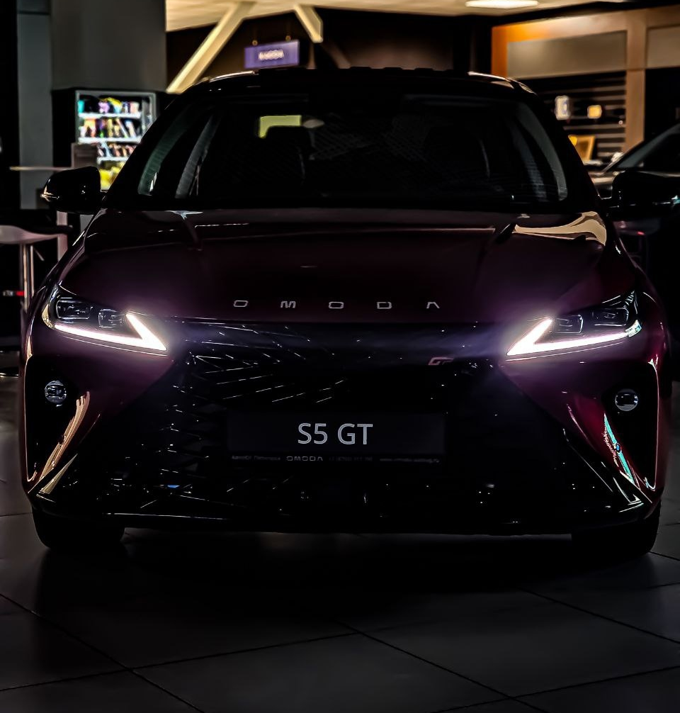 OMODA S5 GT: яркое преимущество в городском потоке