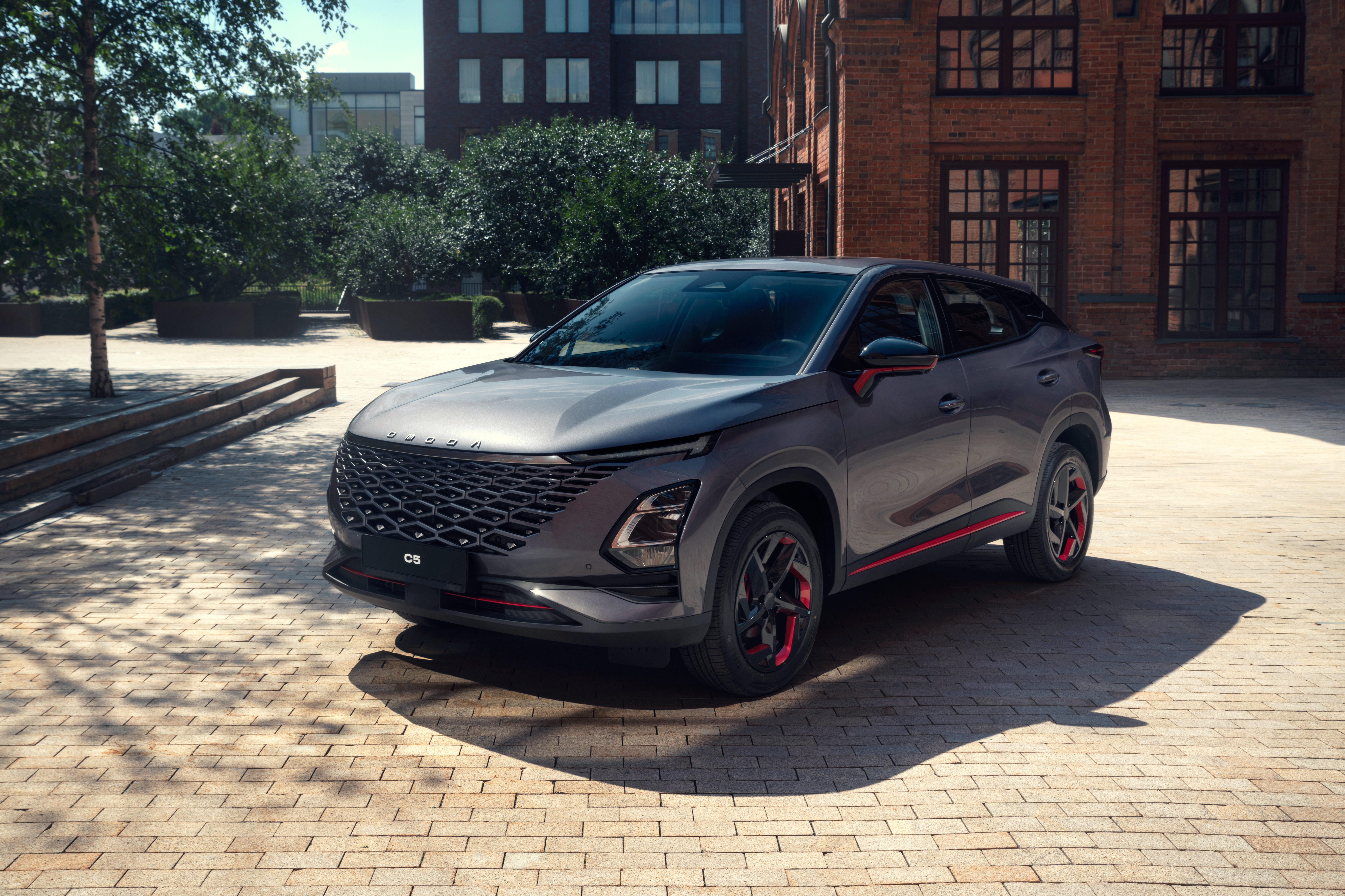 OMODA C5, по-прежнему, за 25 000 рублей в месяц.