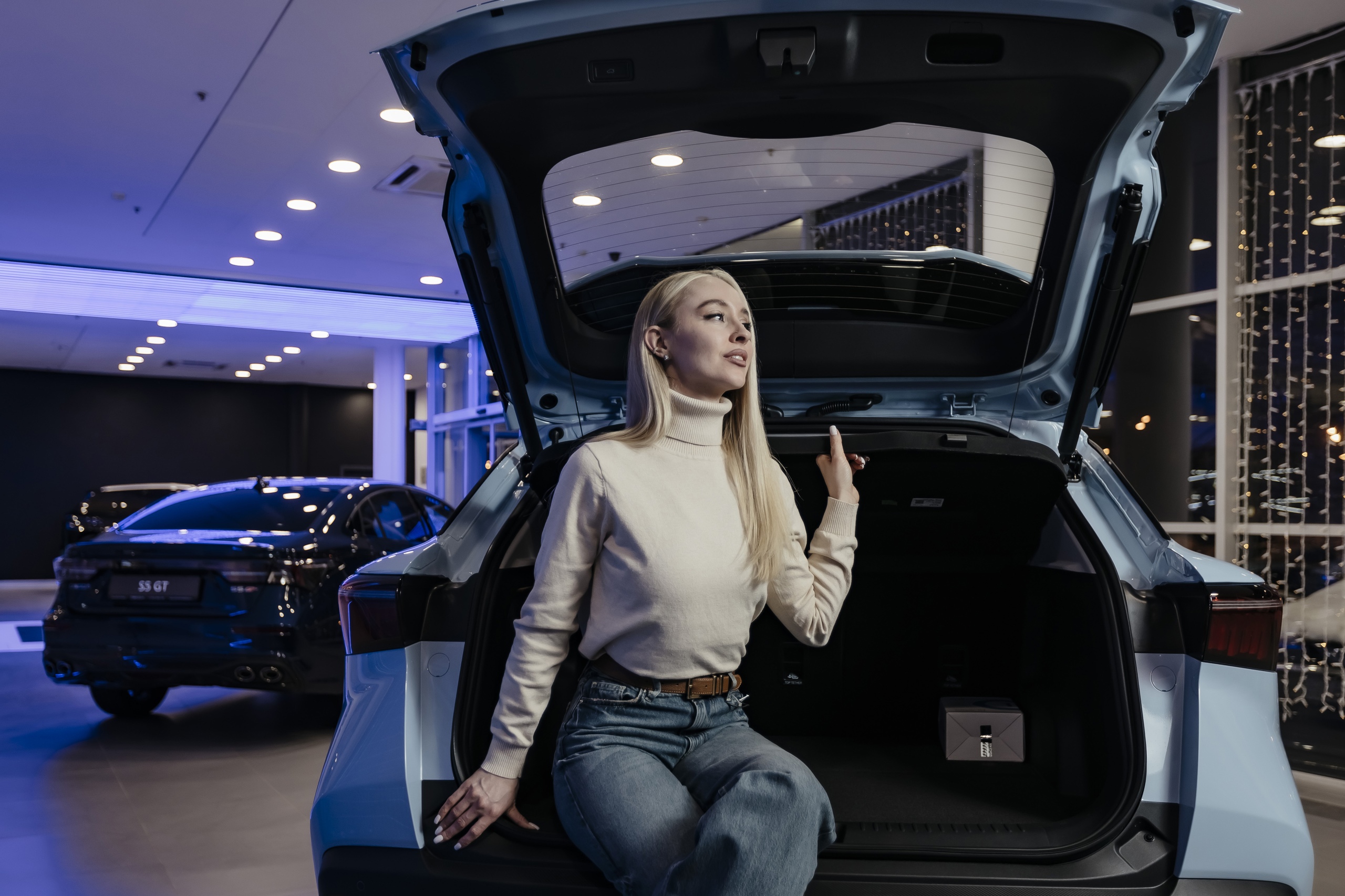 ГОЛОСОВЫЕ ПОМОЩНИКИ В OMODA C5.
