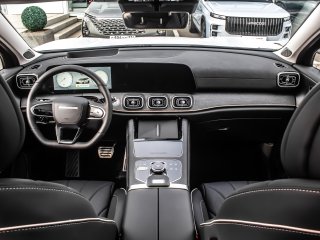 Черный салон JAECOO J8 — это настоящий комфорт и стиль!