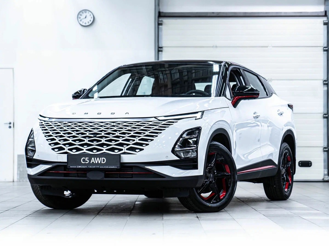 OMODA C5 AWD с шестью режимами полного привода позволят чувствовать себя уверенно на любой дороге.