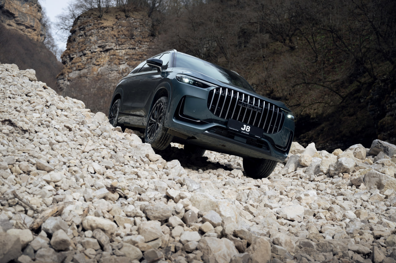 В чем ключевое отличие системы полного привода TORQUE-VECTORING от той, что устанавливается на версиях Active и Supreme?