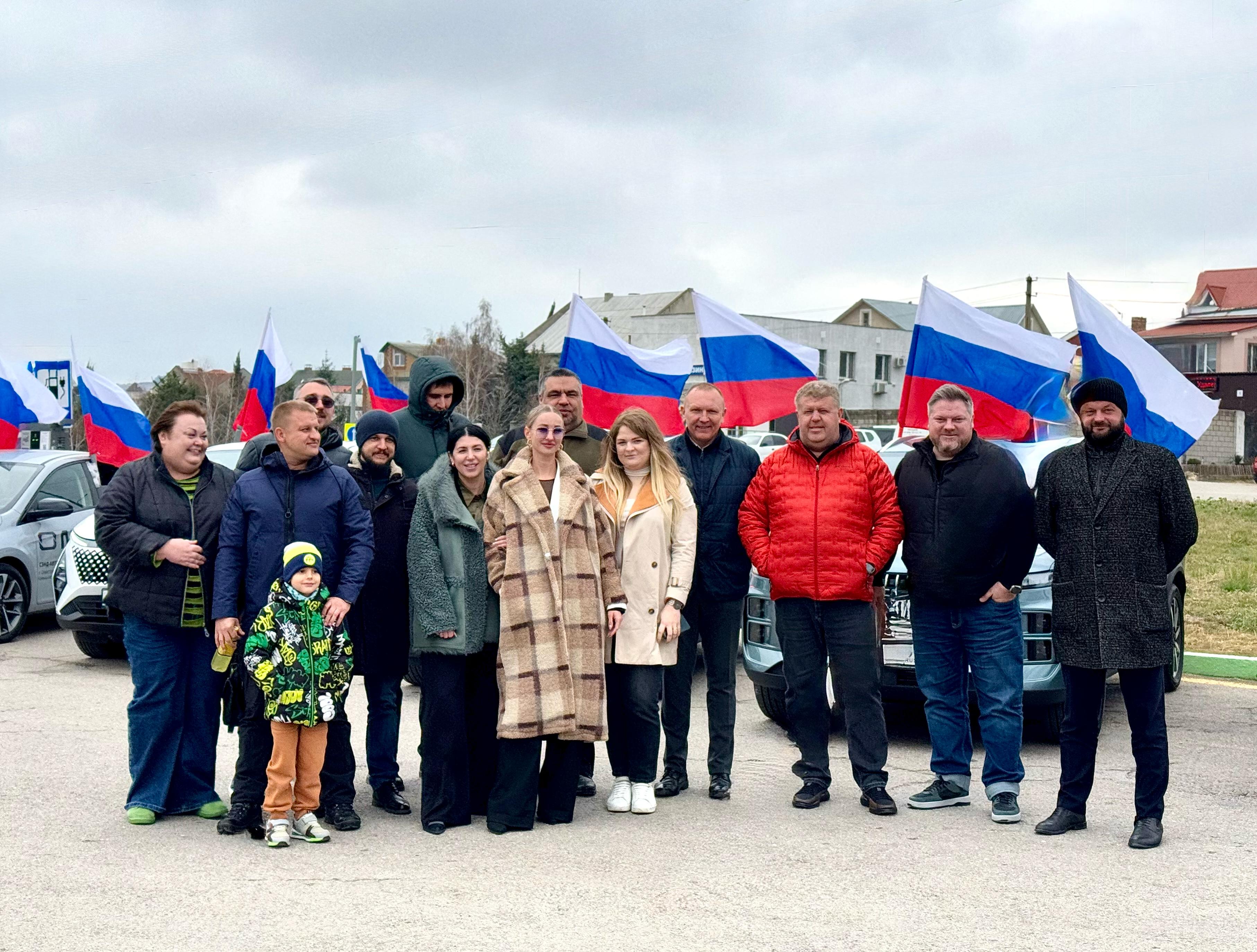 В Севастополе прошел патриотический автопробег в честь 11-й годовщины воссоединения Крыма с Россией