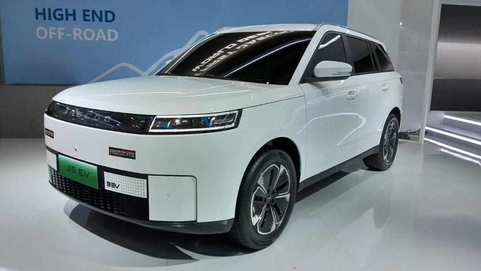 Представлен JAECOO J5 EV. Появится ли новинка в России?