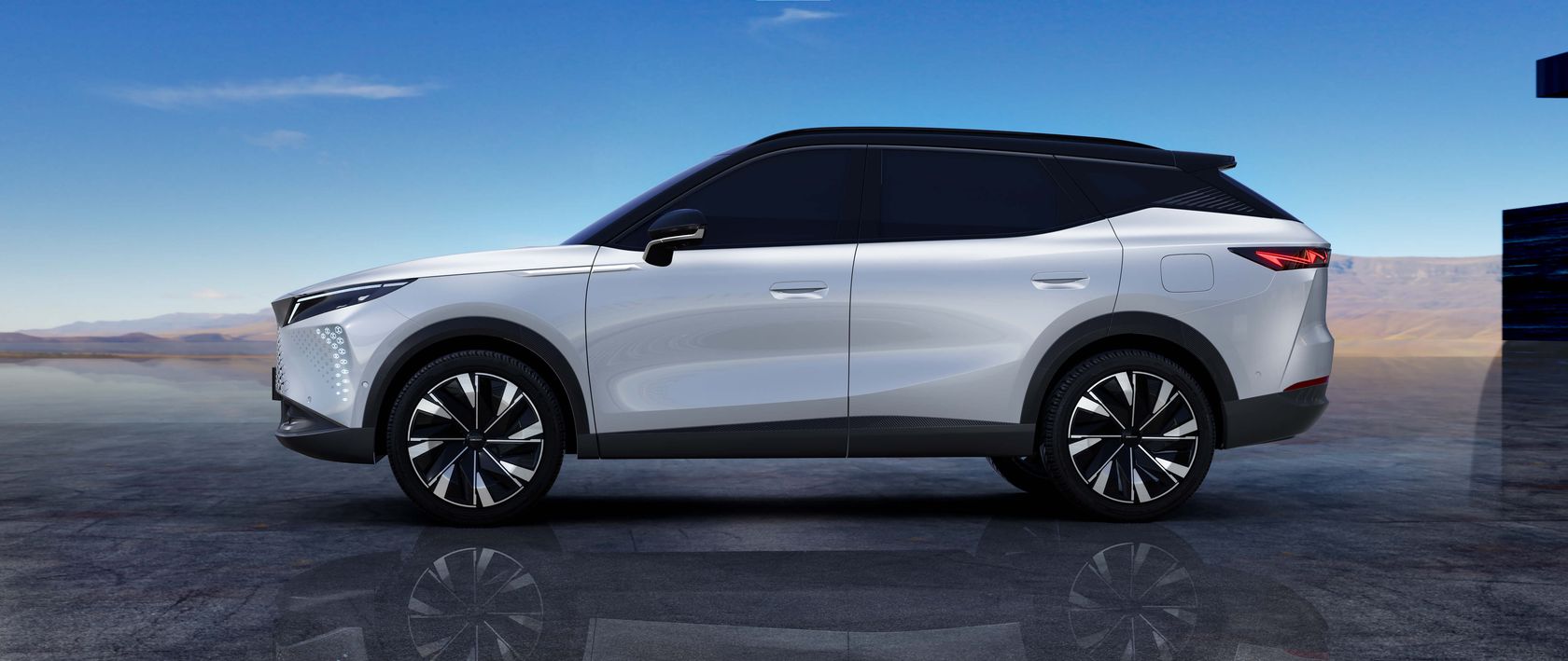 OMODA C7: кроссовер, который рисует будущее