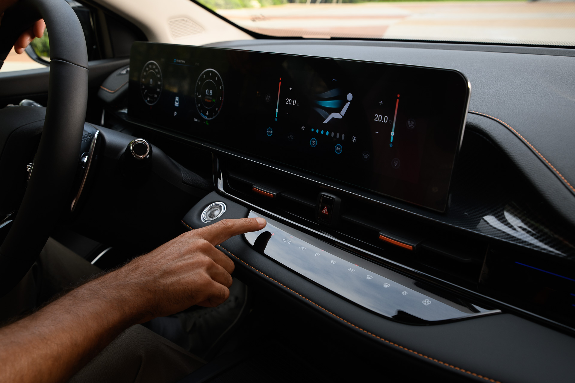 Гид по выбору комплектации Omoda C5: какая версия вам подходит?  