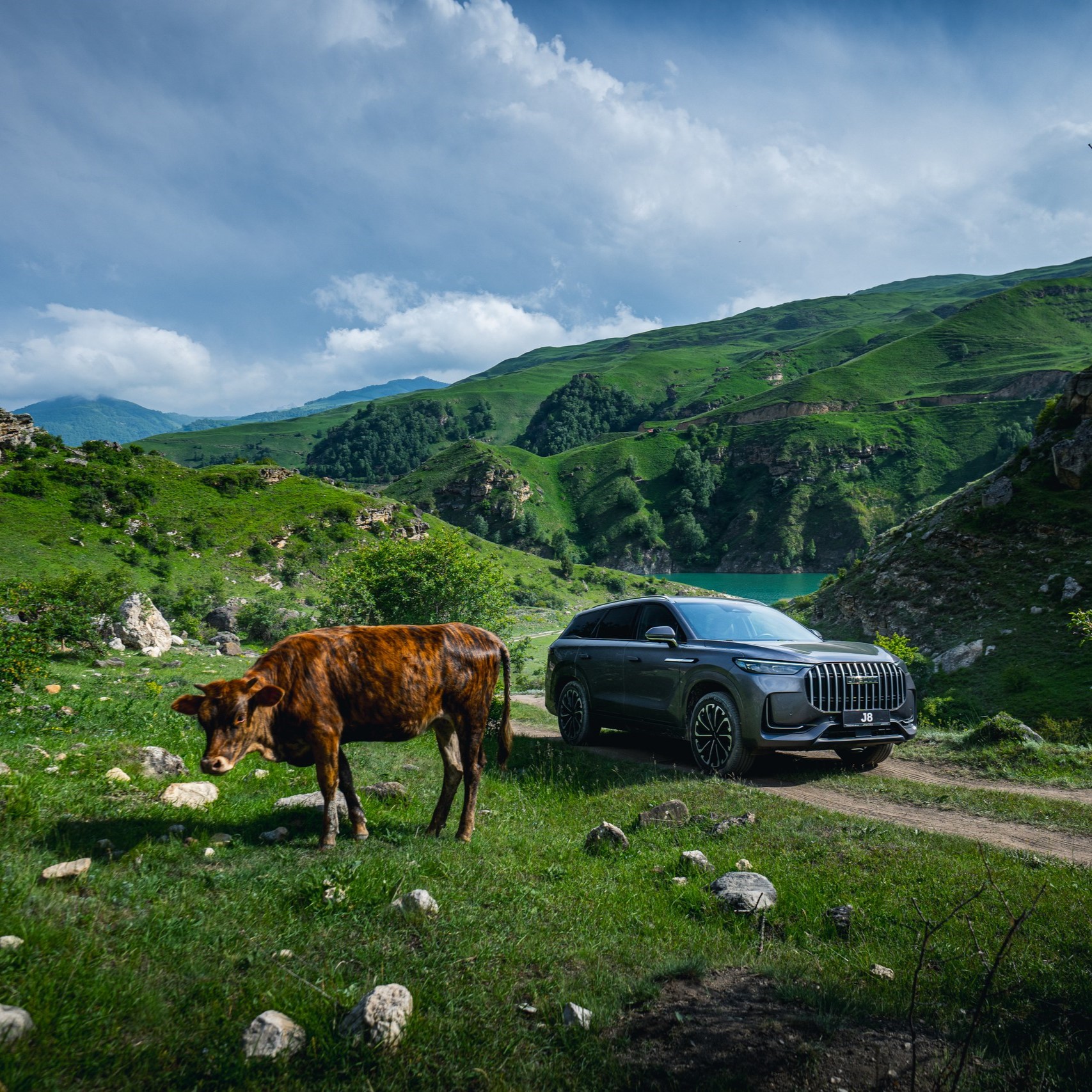 Флагманский кроссовер JAECOO J8 : первоклассный комфорт в дальней дороге.