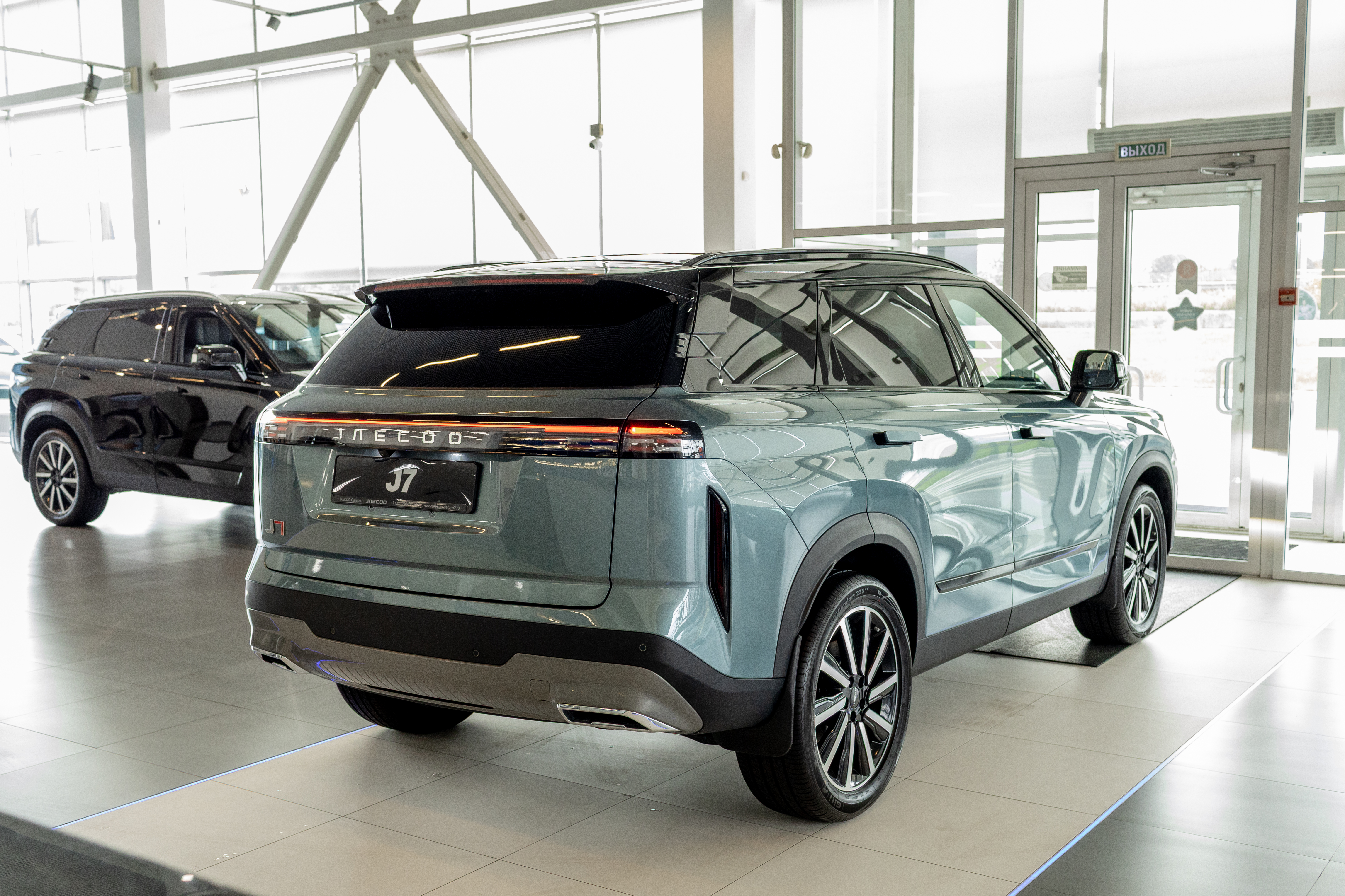  JAECOO J7 от 2 520 900 ₽ — современный дизайн, технологии и высокий уровень безопасности