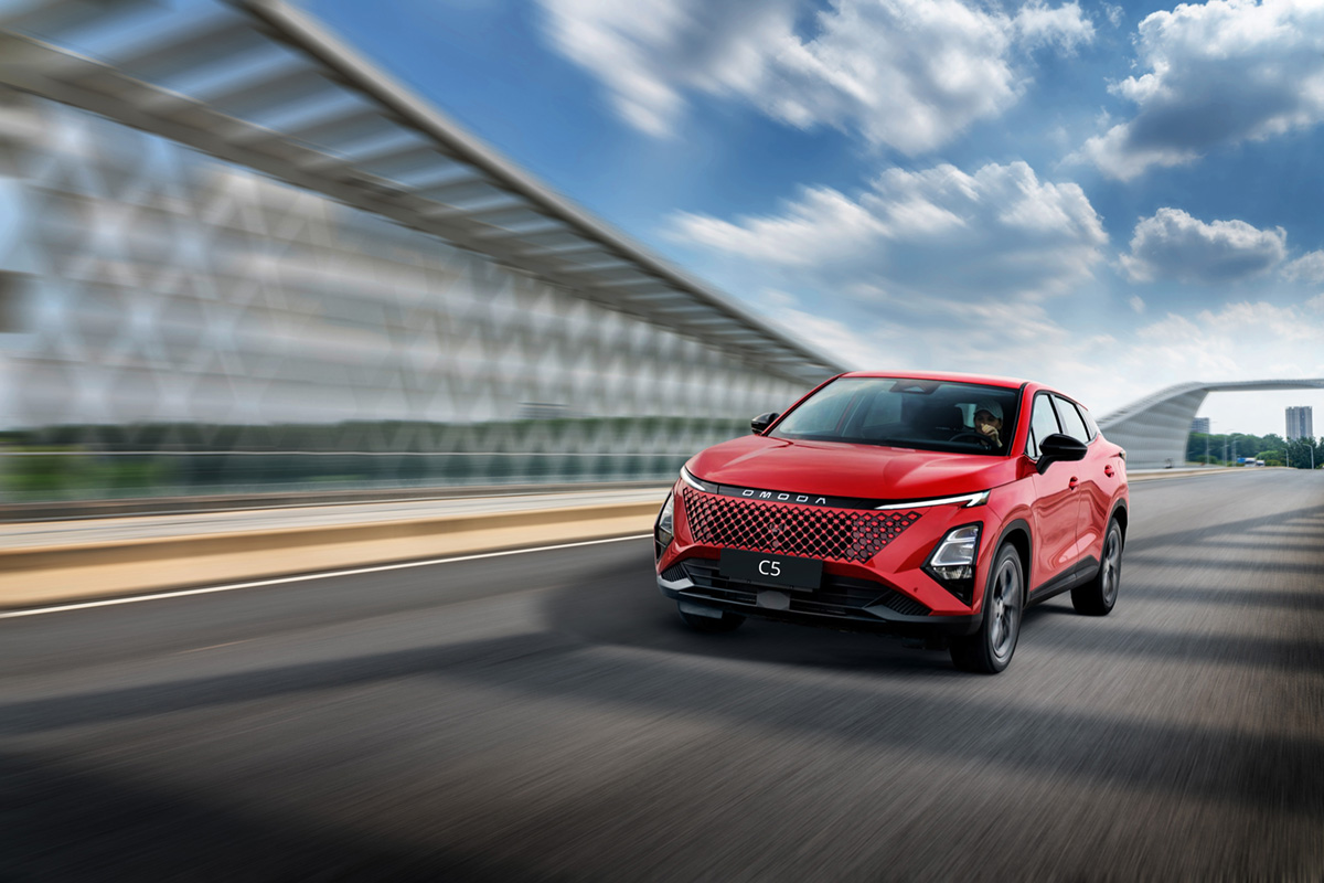 Сравнение комплектаций OMODA C5: Ultimate vs Drive