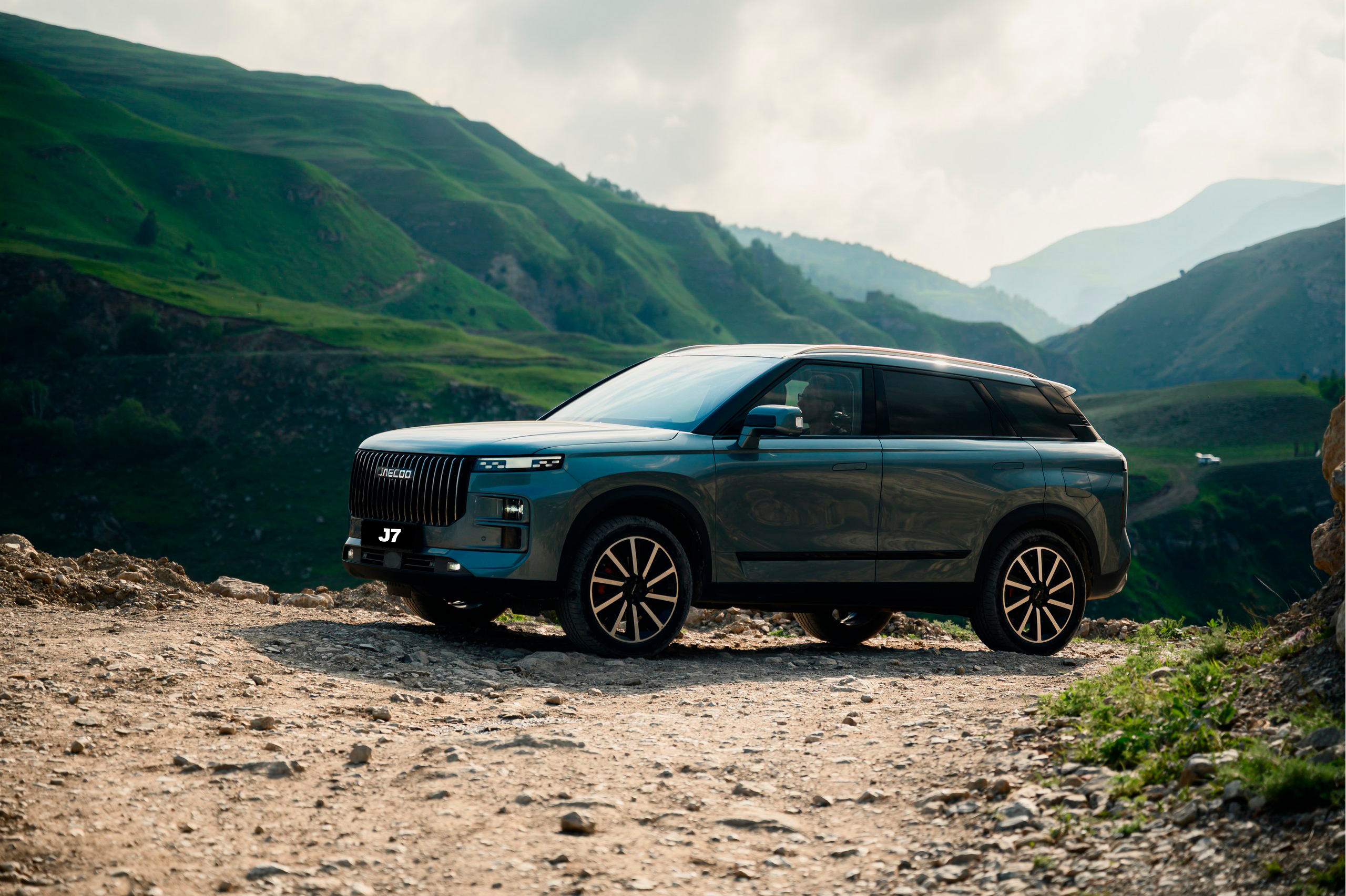 Сравнение комплектаций JAECOO J7: Active 150 и Supreme 150