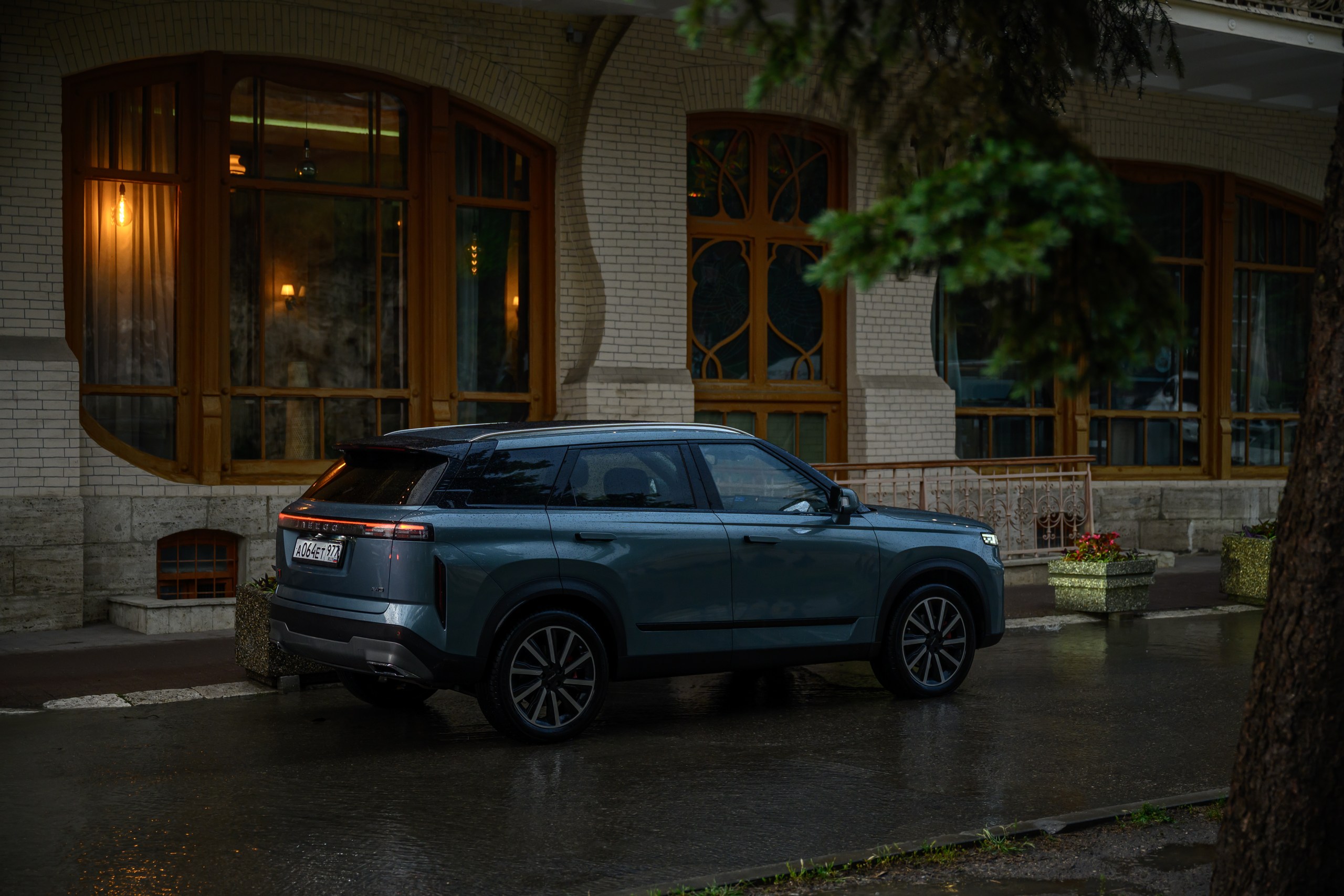 JAECOO J7 — технологии, стиль и безопасность по разумной цене