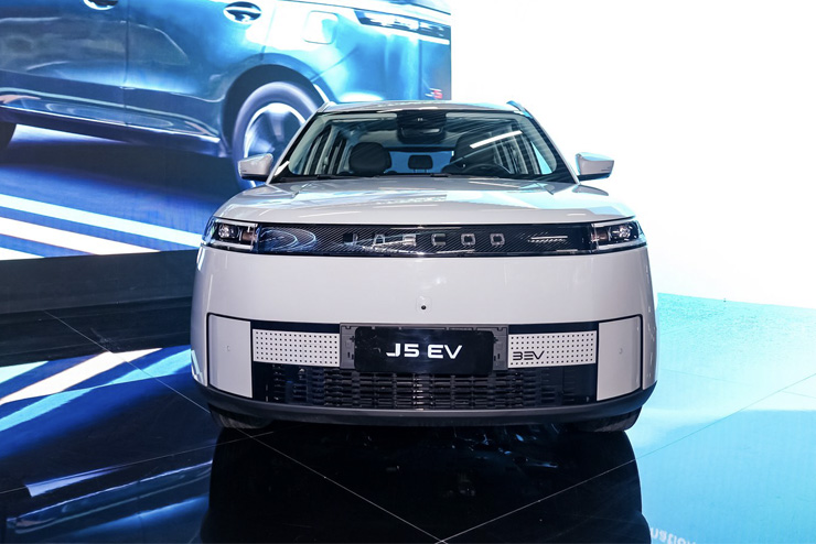 JAECOO представляет электрокар JAECOO J5 BEV для поездок с питомцами