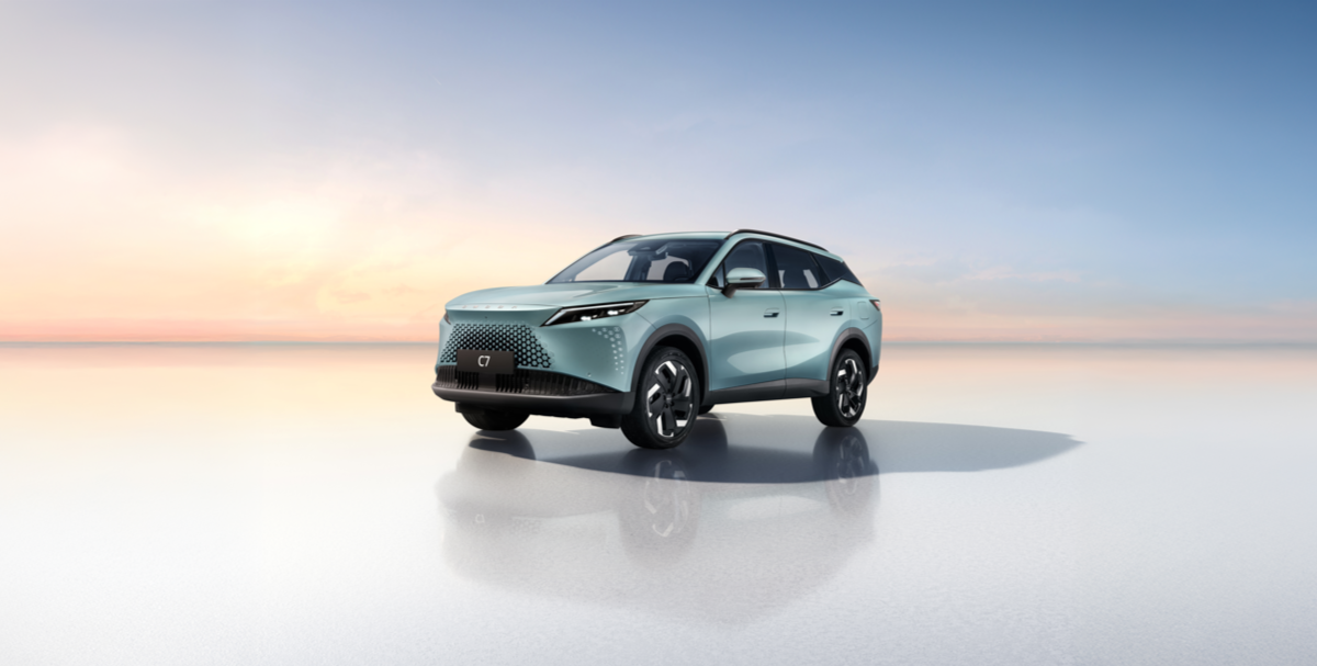 Как только оживает хищный взгляд OMODA C7, сразу становится ясно: будущее уже здесь.