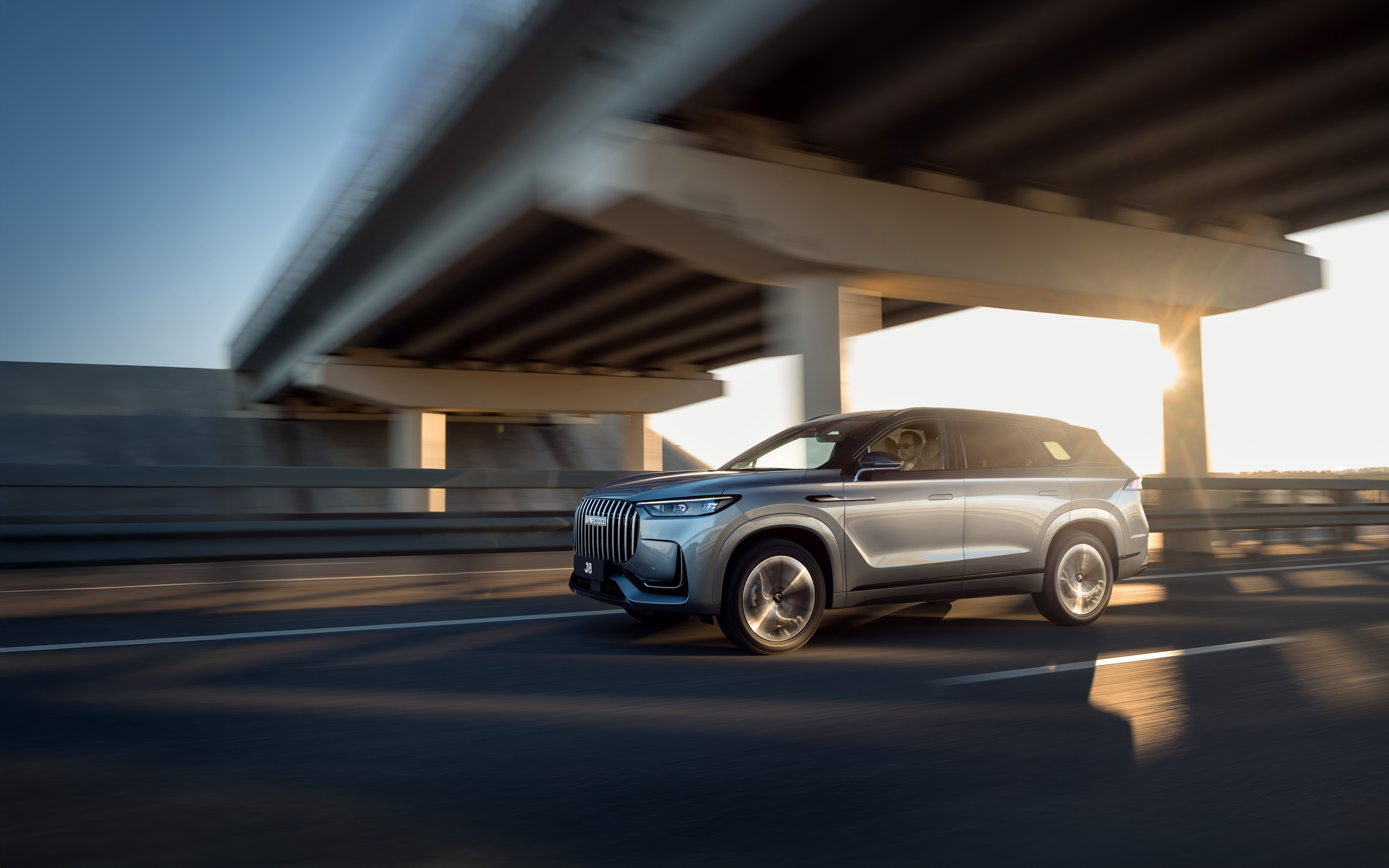 JAECOO J8 создан для тех, кто ценит каждый момент и не хочет тратить время на лишние остановки во время автопутешествий.