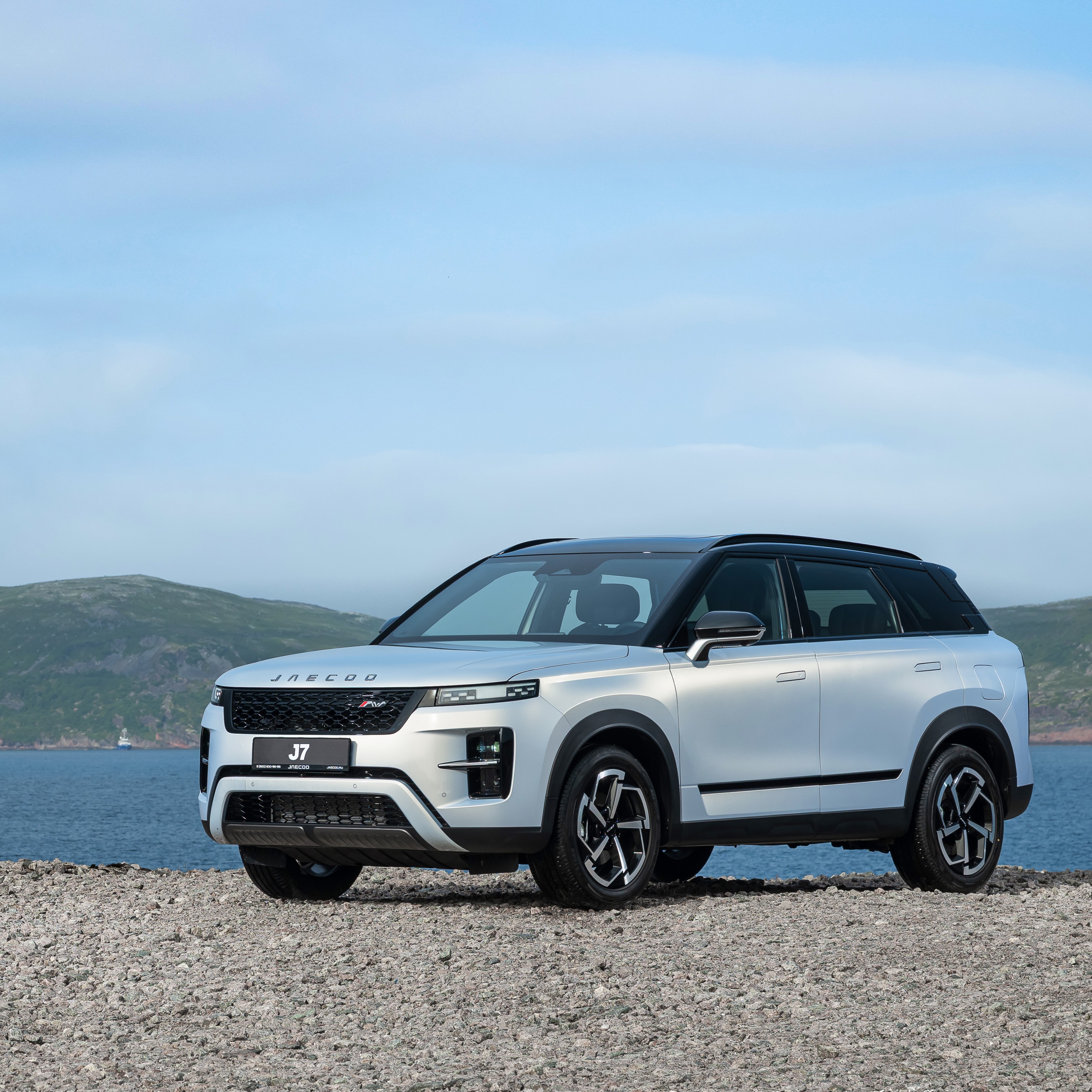 Премиум-внедорожник JAECOO J7 LE: Разумная цена от 2 759 900 р. за технологии и комфорт.