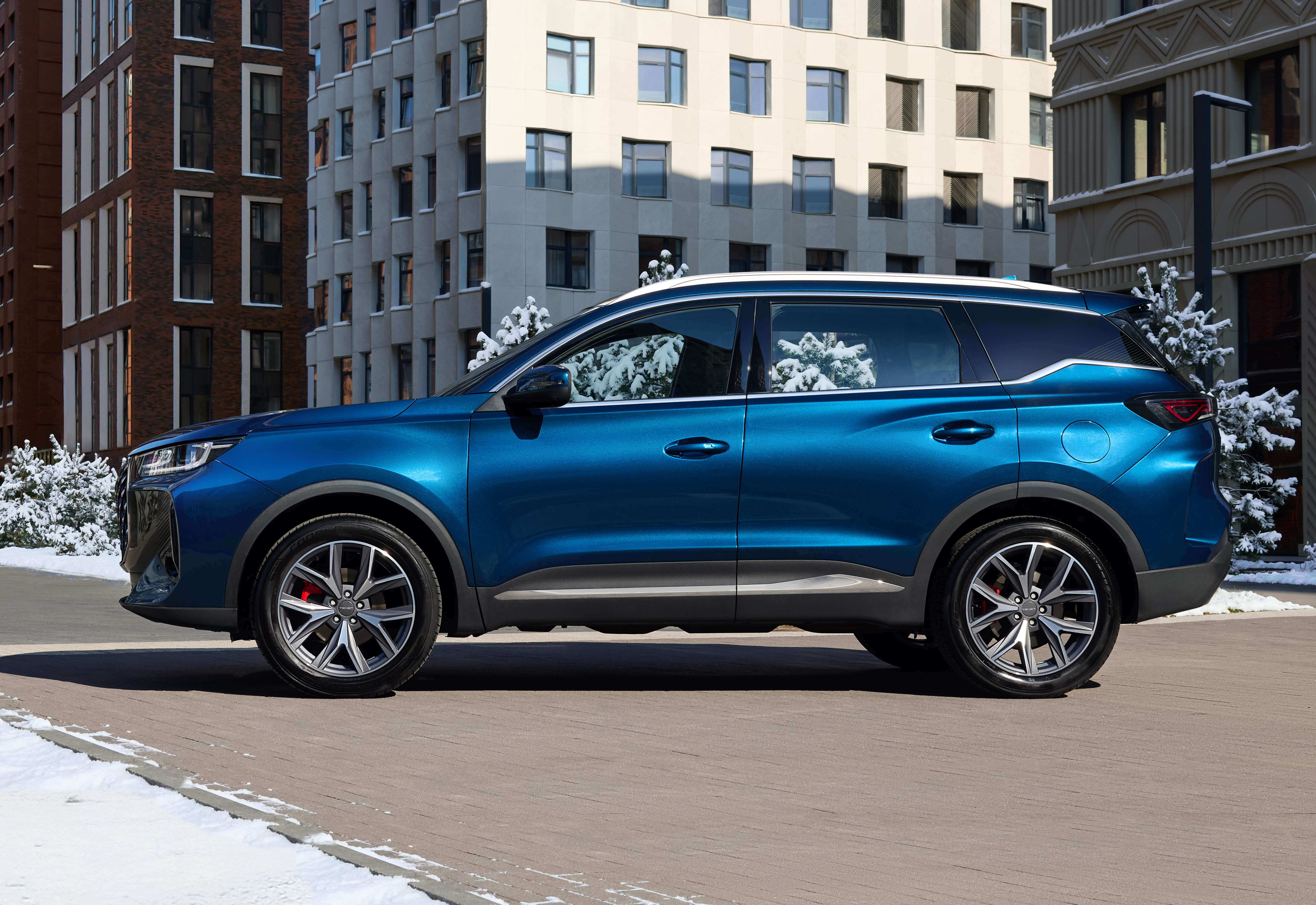 Силуэт и парящая крыша