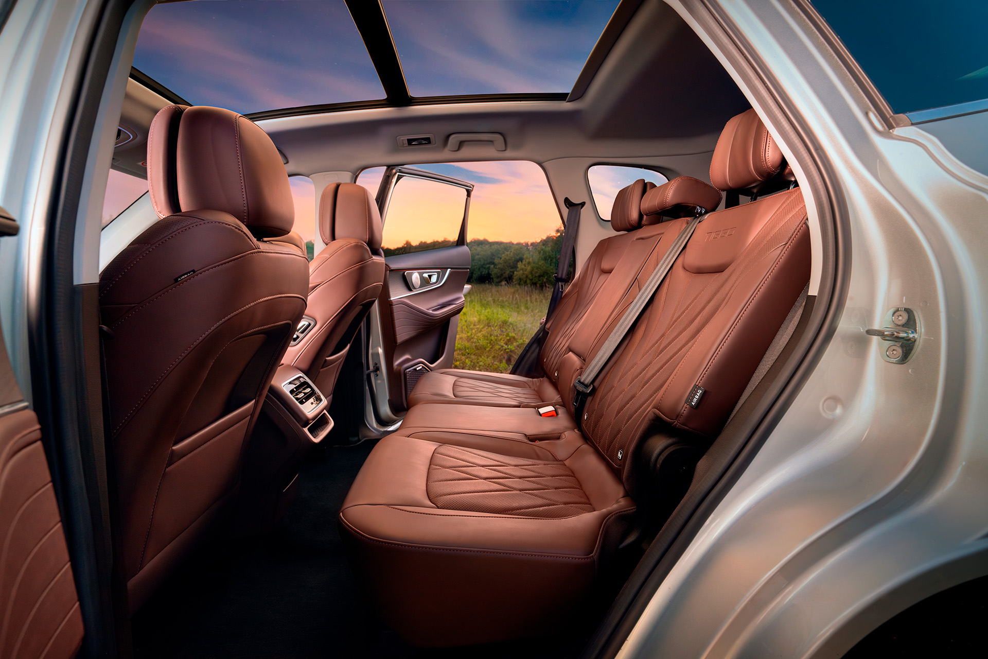 Дизайнерский салон для нужд всей семьи