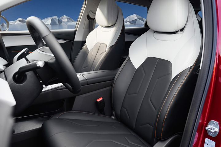 Новые передние сиденья